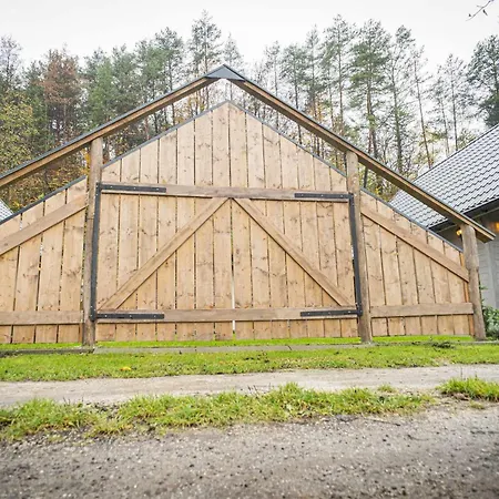 Pod Hradom 1 * Uhrovske Podhradie