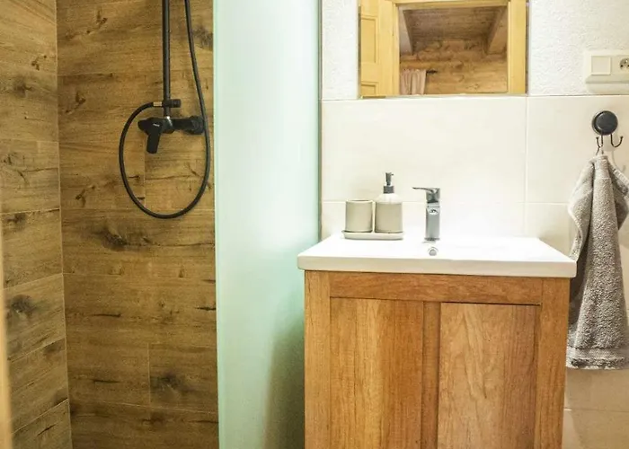 Pod Hradom 1 Uhrovske Podhradie